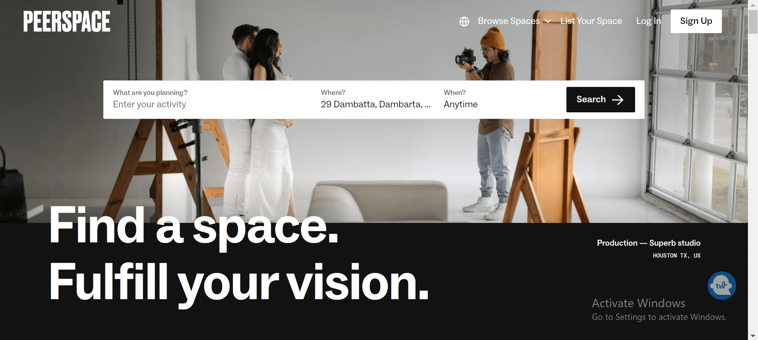 How to make money with a photography blog 6 alt="PeerSpace photography website homepage"